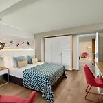 Hotel Akra 5*