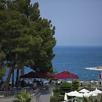 Otel Akra