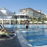 Hotel Akra