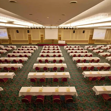 Akra Hotel 5*