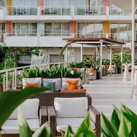 Akra Hotel
