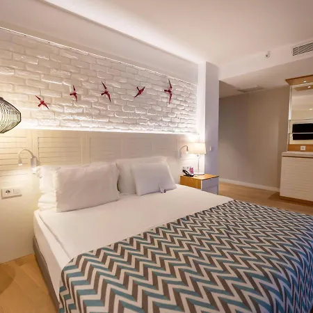 Hotel Akra