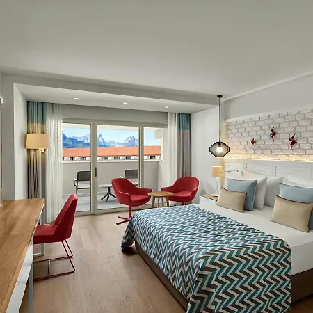 Hotel Akra 5*