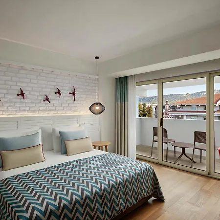Akra Hotel 5*