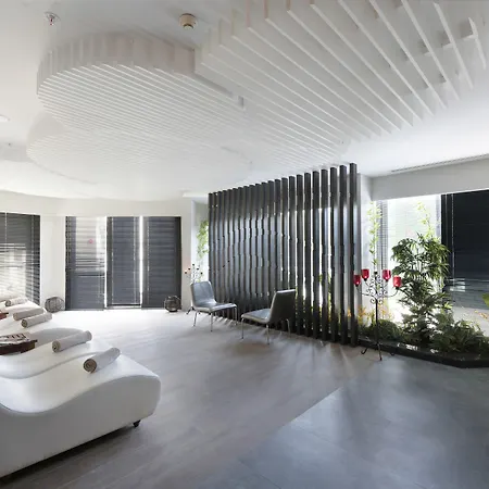 Akra Hotel 5*