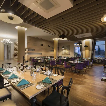 Akra Hotel 5*