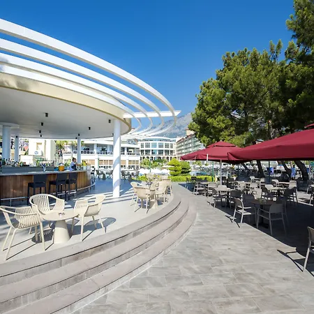 Hotel Akra 5*