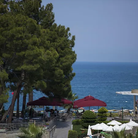 Hotel Akra