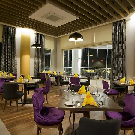 Akra Kemer