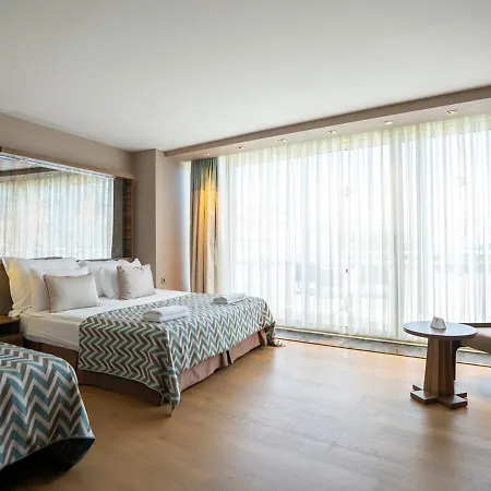 Hotel Akra 5*