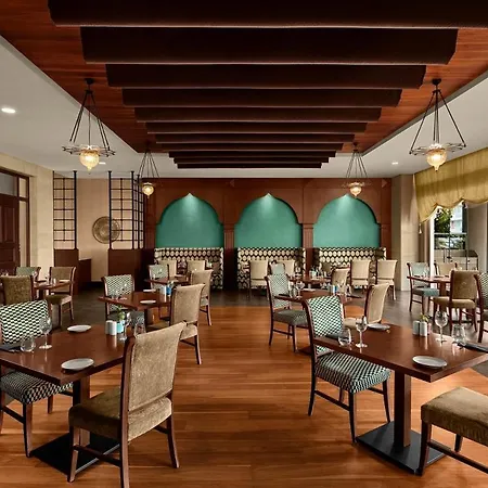 Hotel Akra 5*